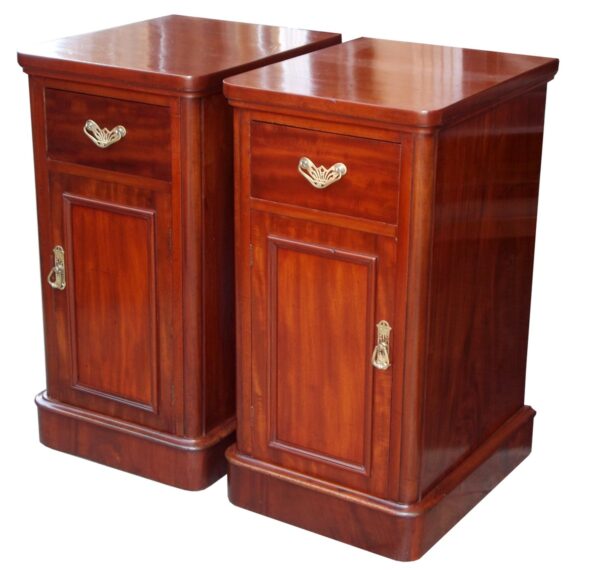 729 Pair - Victorian Mahogany Bedside Cabinets - Circa 1875