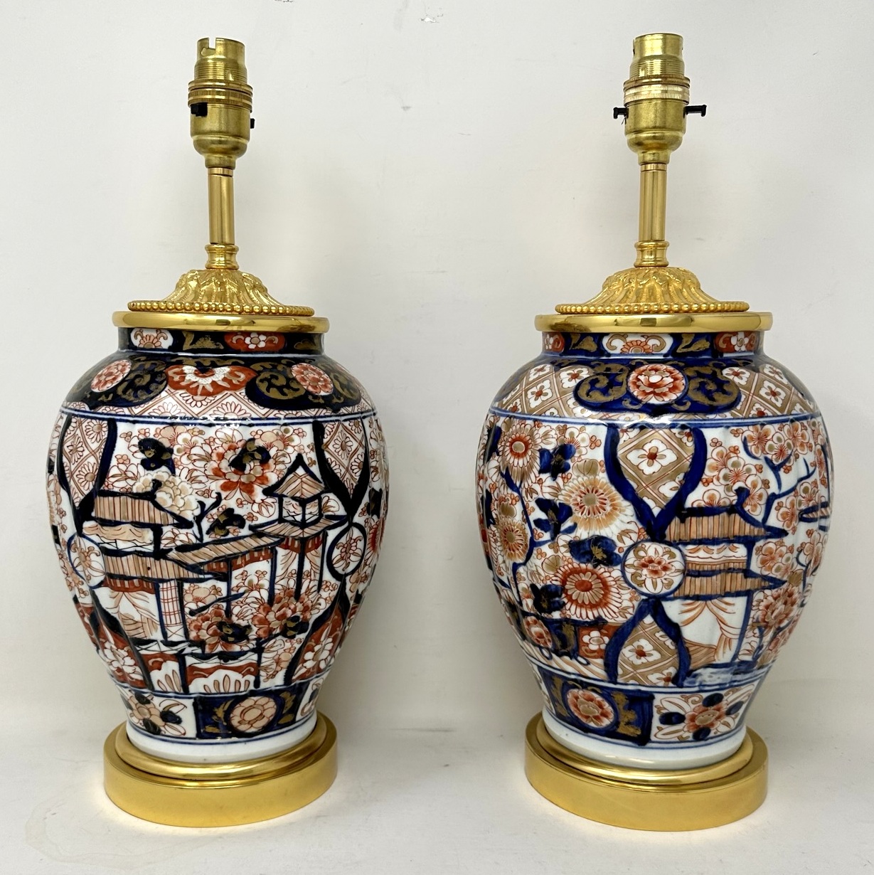 218 Sold Antique Pair Japanese Chinese Imari Porcelain Ormolu Table Lamps Blue Red Gilt - Image 2