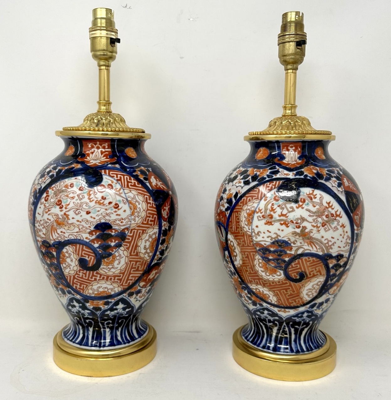 511 Sold Antique Pair Japanese Chinese Imari Porcelain Ormolu Table Lamps Blue Red Gilt