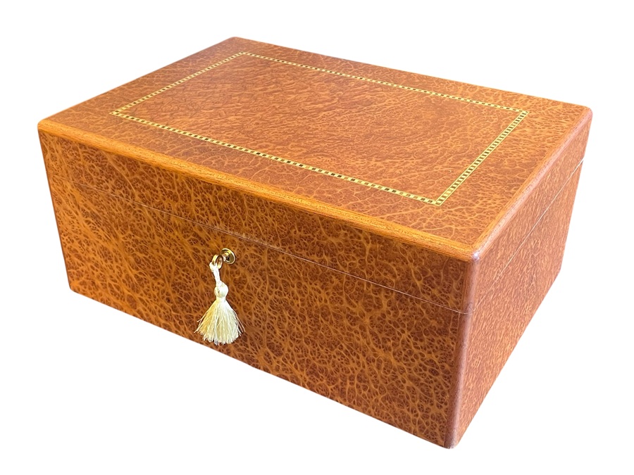 304 Sold Rare Vavona Hand Made in Ireland Jewellery Casket – Manning of Ireland – Irish