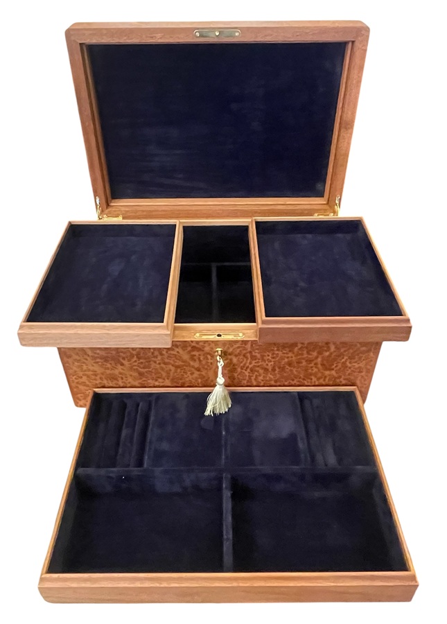 304 Sold Rare Vavona Hand Made in Ireland Jewellery Casket – Manning of Ireland – Irish - Image 5