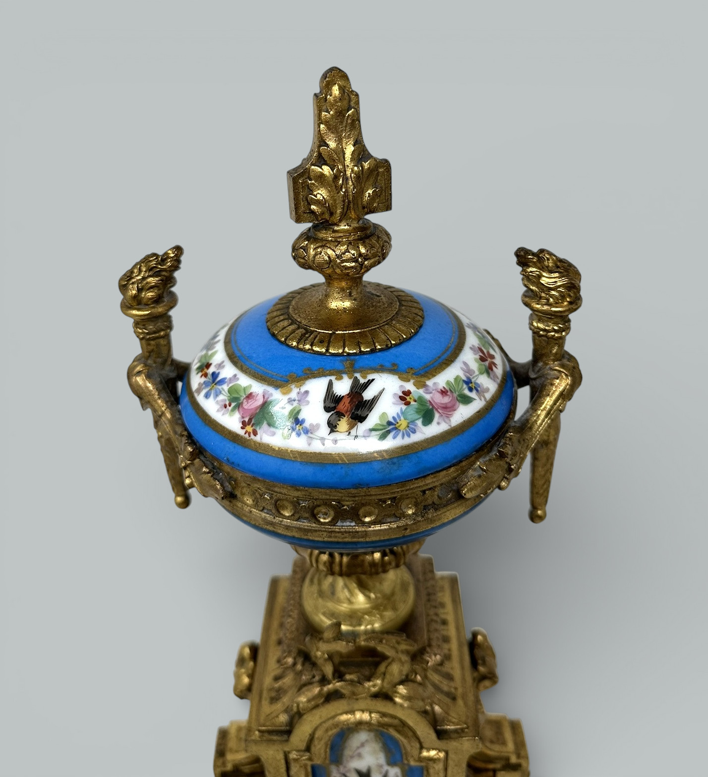 721 Sold Antique Pair Celeste Blue French Sèvres Porcelain Ormolu Urns Vases Garnitures - Image 5