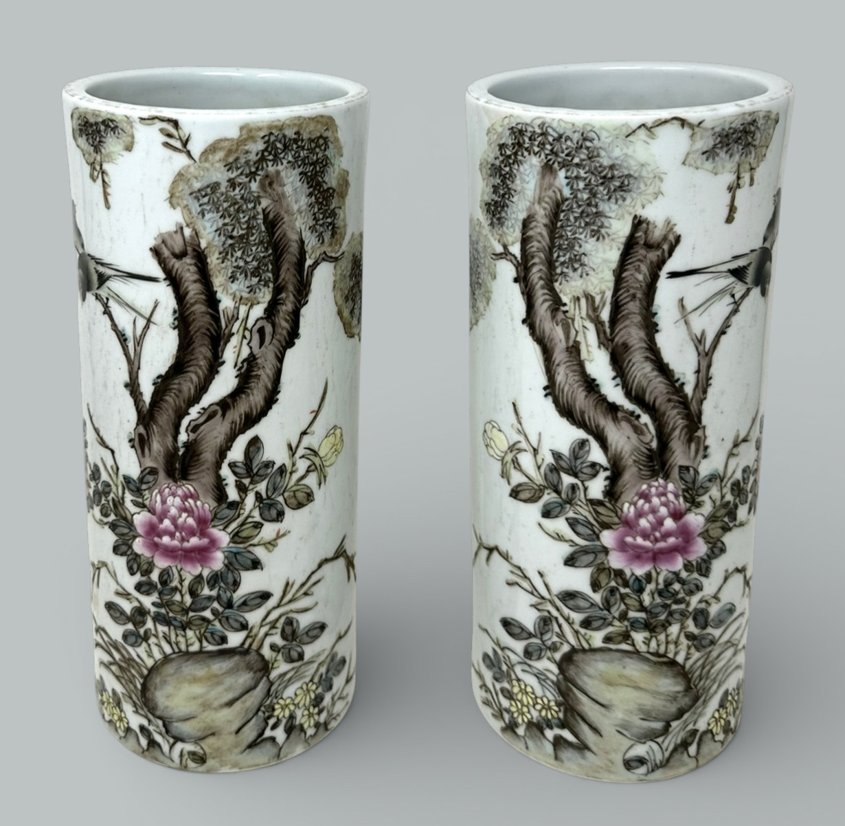 240 Antique Pair Rose Medallion Chinese Porcelain Brush Wash Vases arrtib. Liu Yucen - Image 10
