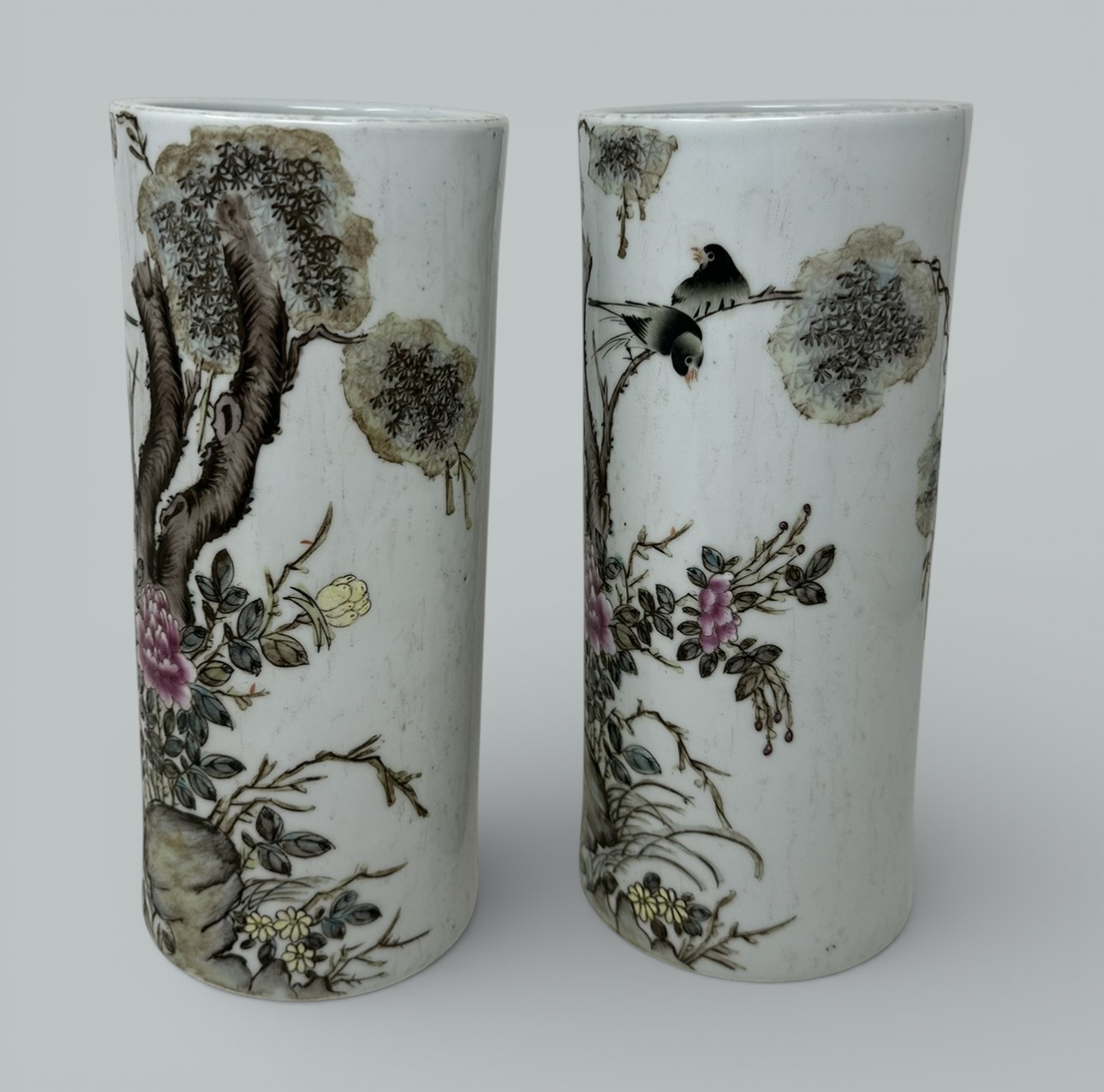 240 Antique Pair Rose Medallion Chinese Porcelain Brush Wash Vases arrtib. Liu Yucen - Image 2