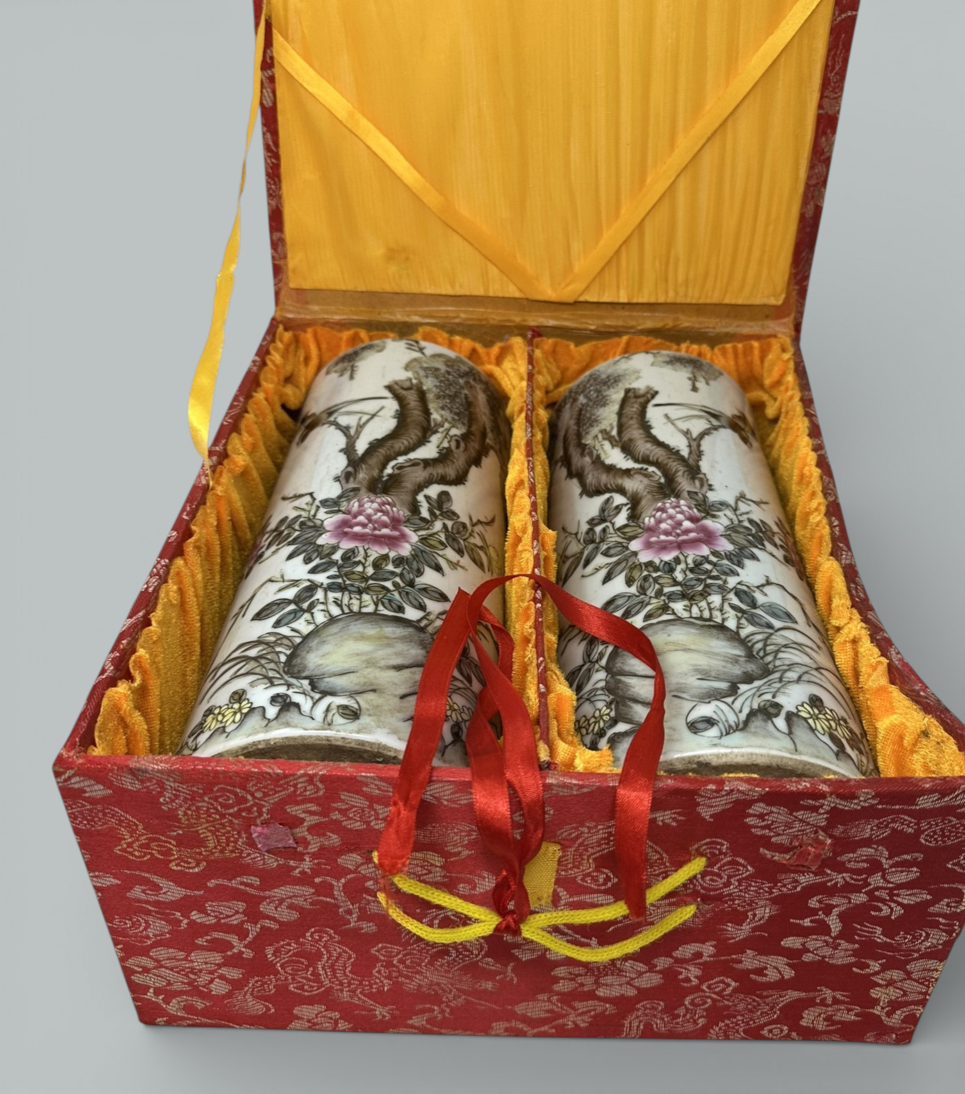 240 Antique Pair Rose Medallion Chinese Porcelain Brush Wash Vases arrtib. Liu Yucen - Image 7