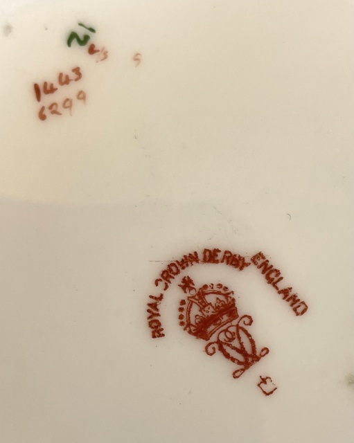 048 Antique Royal Crown Derby 'Imari Witches' Pattern 6299 Hexagonal Vase Circa 1909 - Image 4