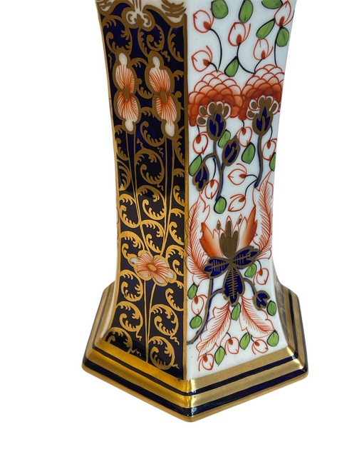 048 Antique Royal Crown Derby 'Imari Witches' Pattern 6299 Hexagonal Vase Circa 1909 - Image 3