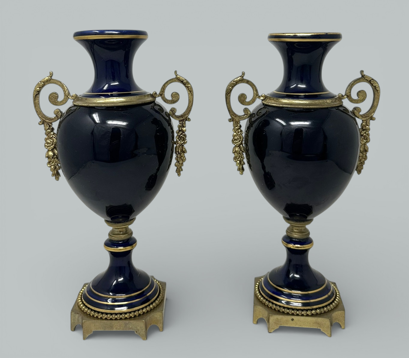 069 Antique Pair Cobalt Blue French Sèvres Porcelain Ormolu Urns Vases Garnitures - Image 4