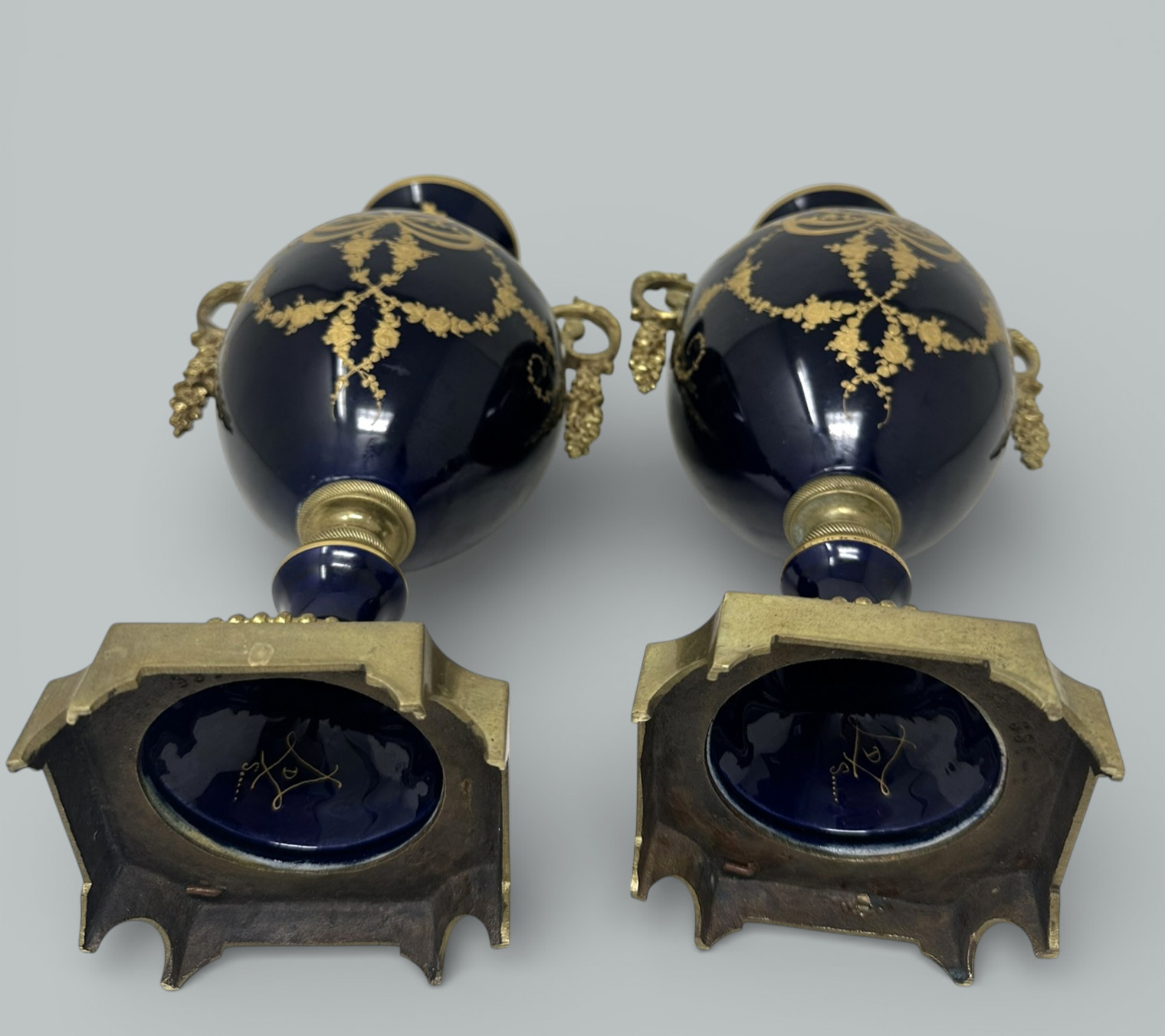 069 Antique Pair Cobalt Blue French Sèvres Porcelain Ormolu Urns Vases Garnitures - Image 7