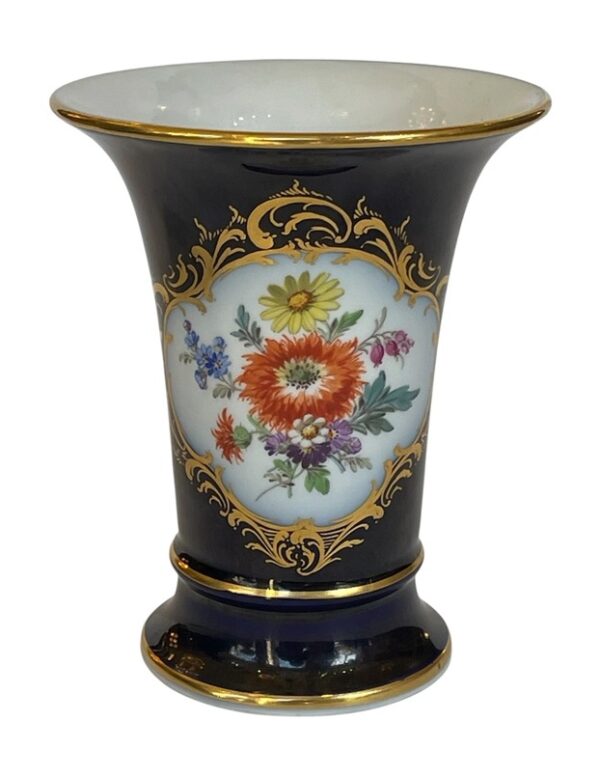 233 Meissen Porcelain Funnel/Trumpet Vase, 20th century Germany