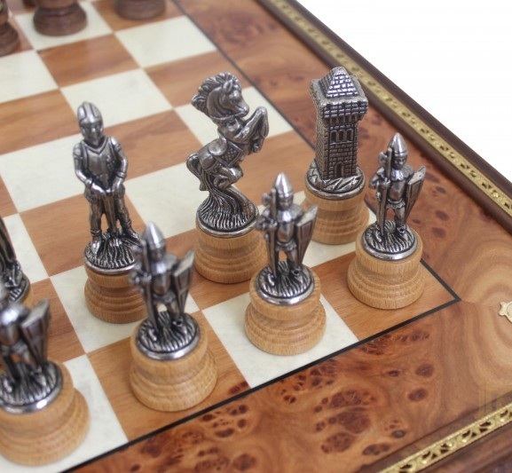 899 Italian Chess Board and Hand Made Pieces – Excellent Quality - Image 2