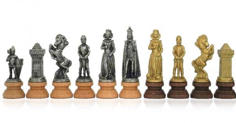 899 Italian Chess Board and Hand Made Pieces – Excellent Quality - Image 3